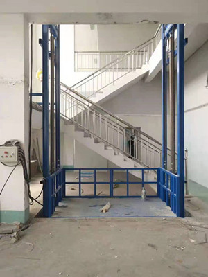 導(dǎo)軌液壓升降貨梯主要用于樓層間高空貨物運輸(圖2) 5255a07ebad3eb75b21d813c3200bb3.jpg
