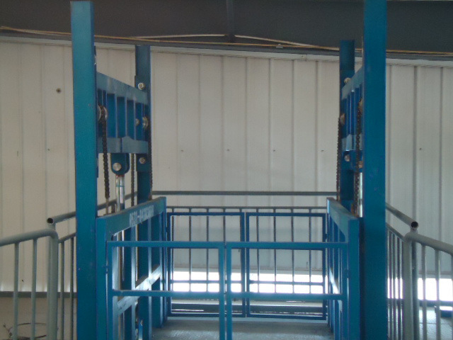 導(dǎo)軌式升降平臺特點分析(圖2) \