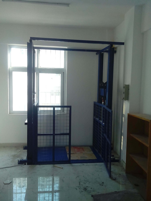 導(dǎo)軌式升降機(jī)的液壓系統(tǒng)特點(diǎn)(圖1) \