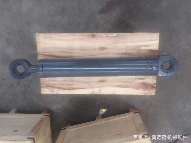 拆卸液壓油缸的注意事項(xiàng)(圖3) 拆卸液壓油缸的注意事項(xiàng)(圖3)