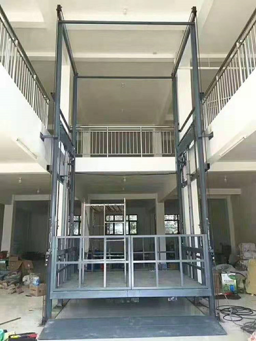 導軌式升降機的產品組成及優(yōu)劣勢分析(圖1) 導軌式升降機的產品組成及優(yōu)劣勢分析(圖1)